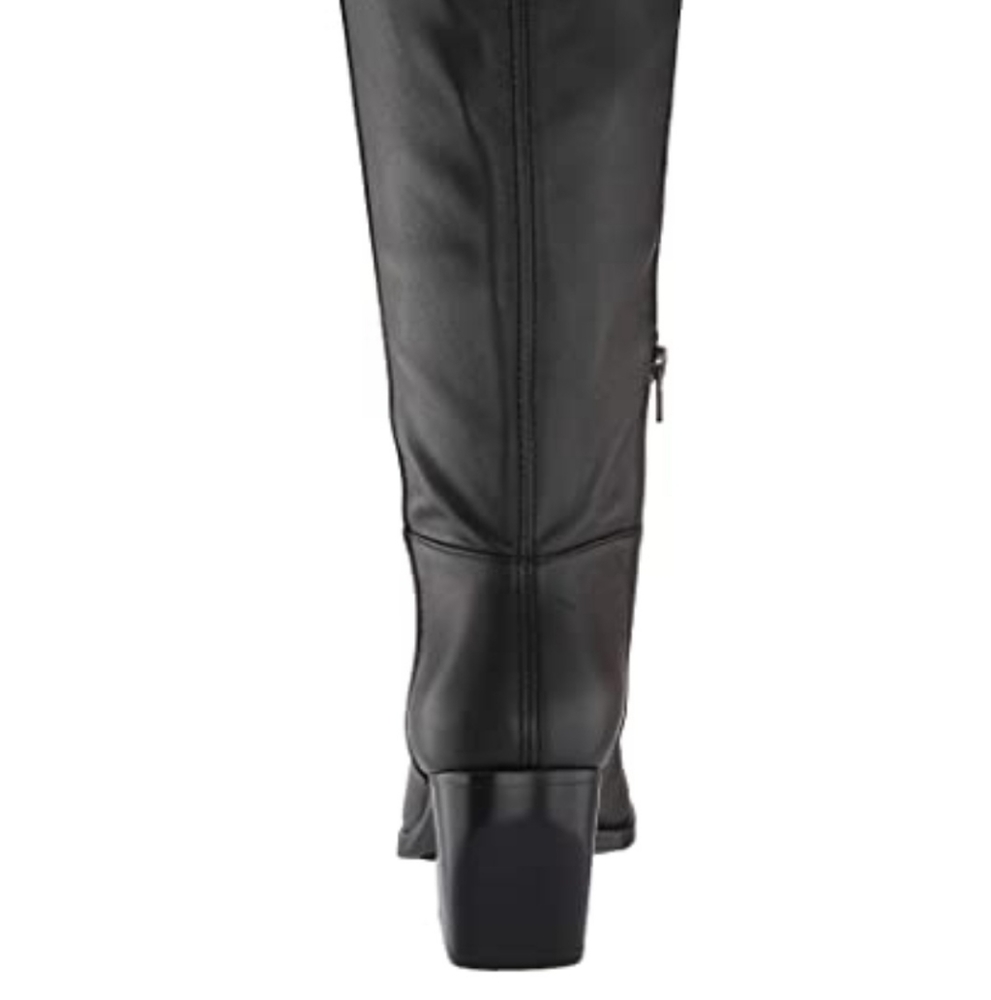 Boots - Picture 3 of 9
